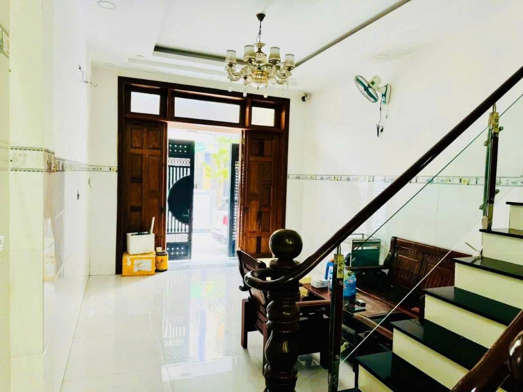 Cho thuê nhà 5 phòng ngủ, phường Thạnh Xuân, quận 12